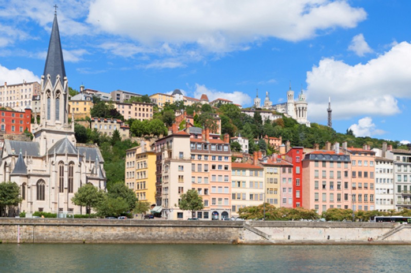 Lyon est classée au patrimoine mondial de l'UNESCO pour le centre historique de Lyon, qui comprend la cité médiévale du Vieux Lyon, la Croix-Rousse et d'autres quartiers historiques.